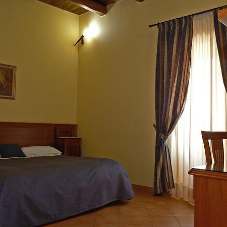 Conte Spencer Bed & Breakfast Caserta Vecchia Exterior photo