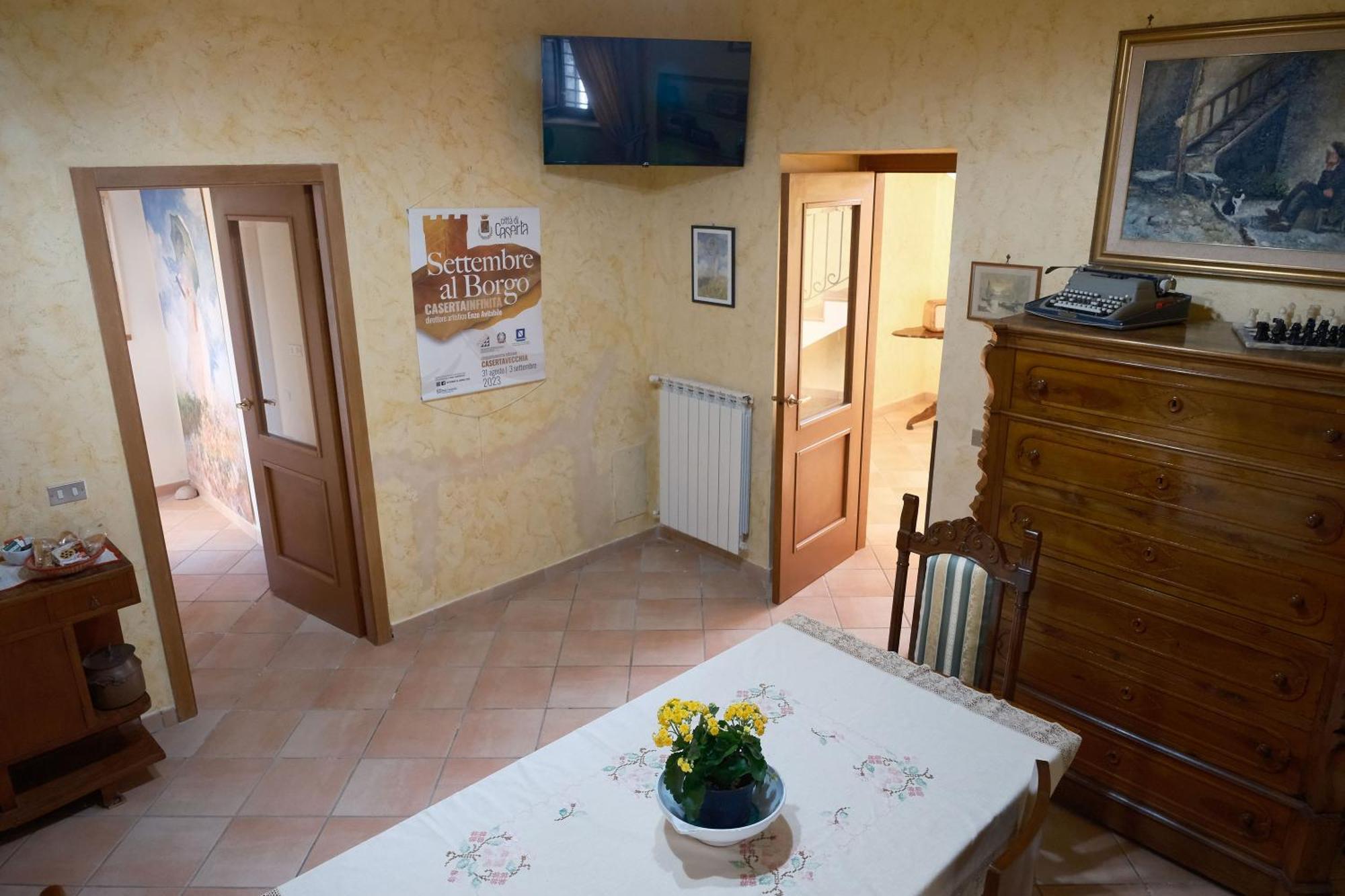 Conte Spencer Bed & Breakfast Caserta Vecchia Exterior photo