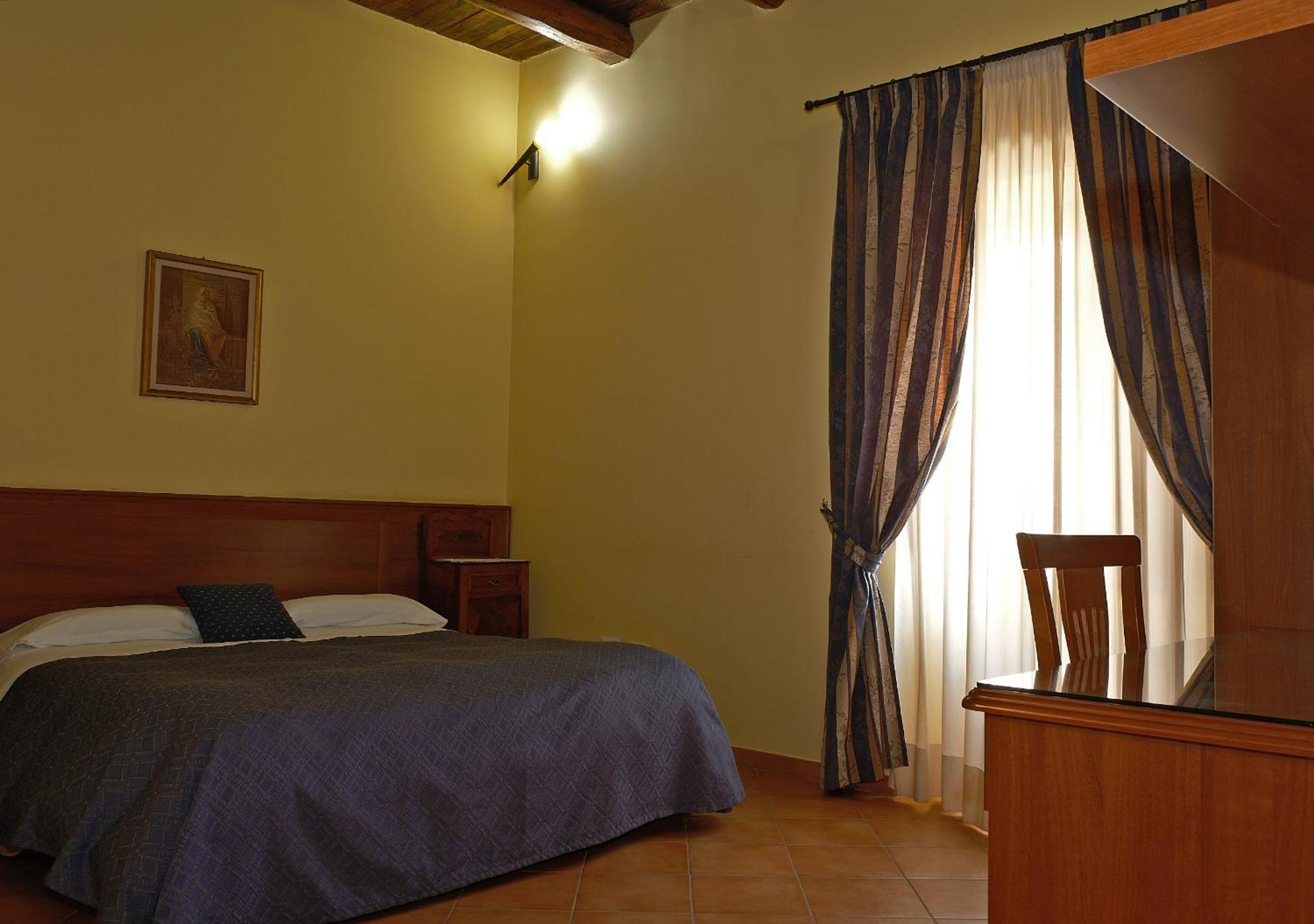 Conte Spencer Bed & Breakfast Caserta Vecchia Exterior photo
