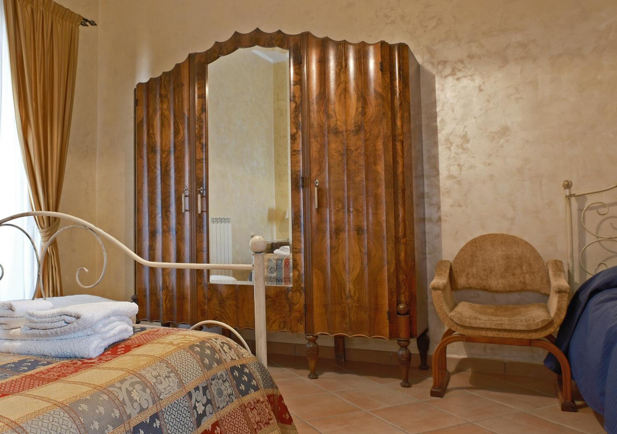 Conte Spencer Bed & Breakfast Caserta Vecchia Exterior photo